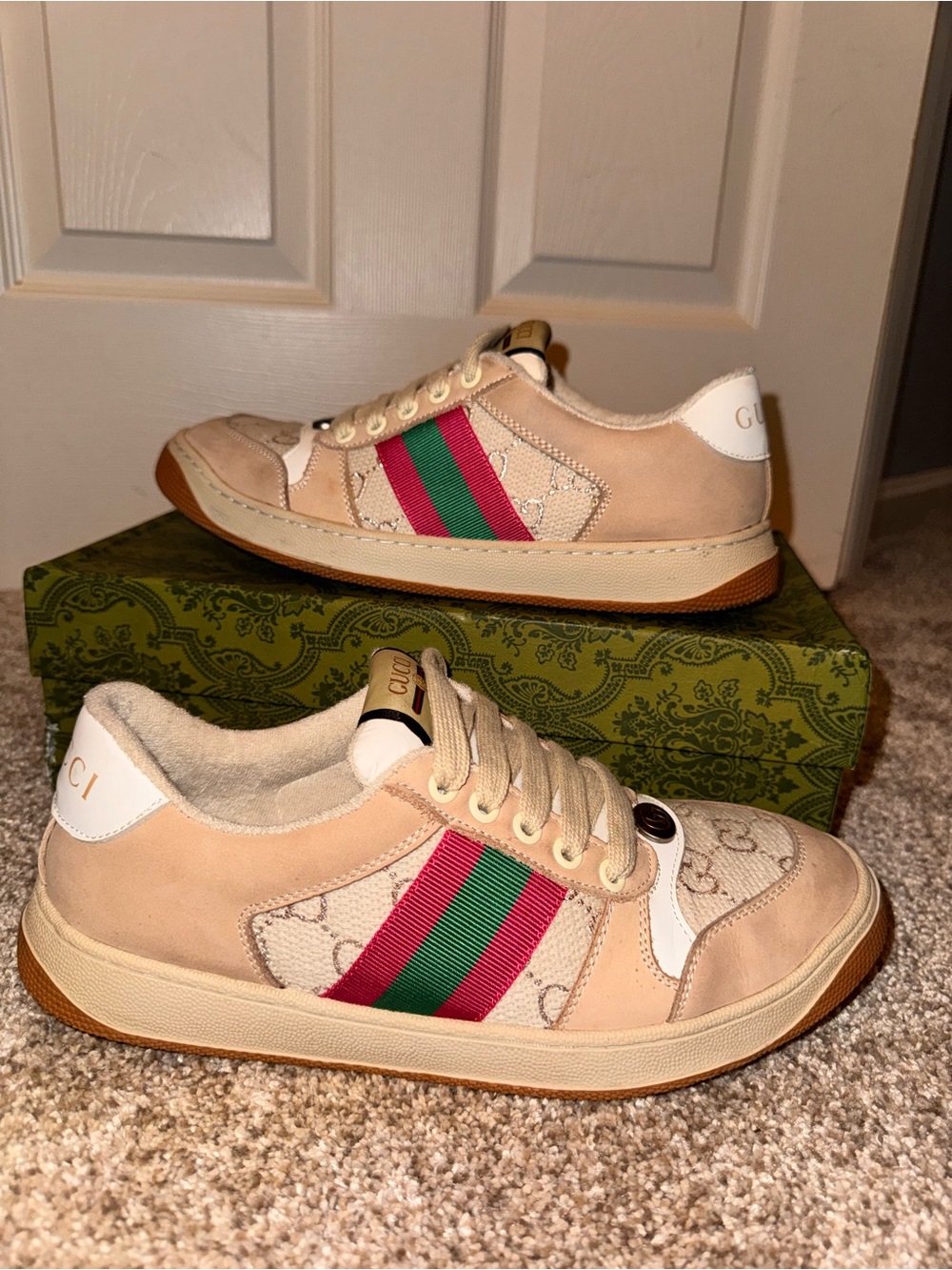 Gucci Beige Ace GG Canvas Sneaker with Green and Red Stripe - Picture 5 of 6
